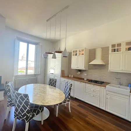 Santa Rosa 3 Bedrooms - Private Parking * فلورنس