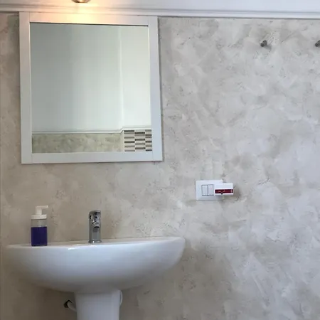 Apartment Santa Rosa 3 Bedrooms - Private Parking Florenz